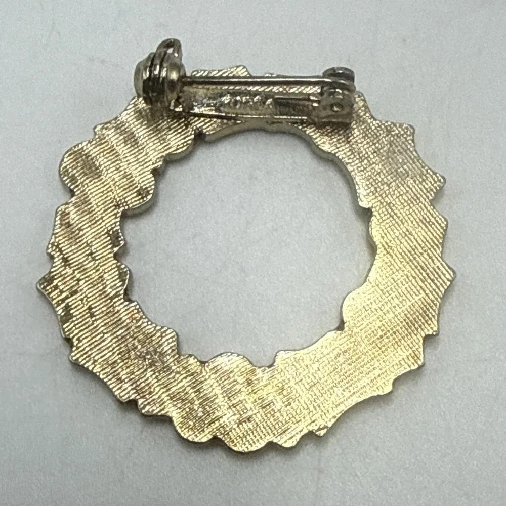 Vintage Avon Christmas Wreath Brooch Enamel Holly Berry Gold Tone Holiday Pin
